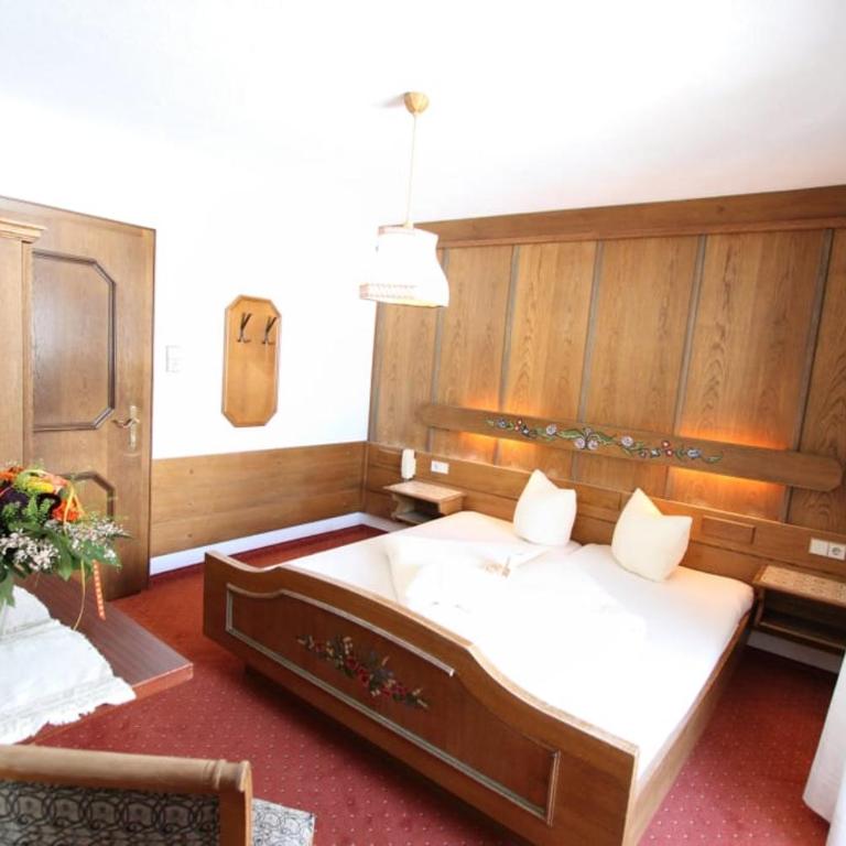 Pension Mittagskogel - Doppelzimmer mit Balkon - 6