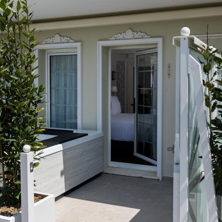 Hotel Luze Boutique San Sebastian - Habitación Deluxe con bañera de hidromasaje en la terraza - 6