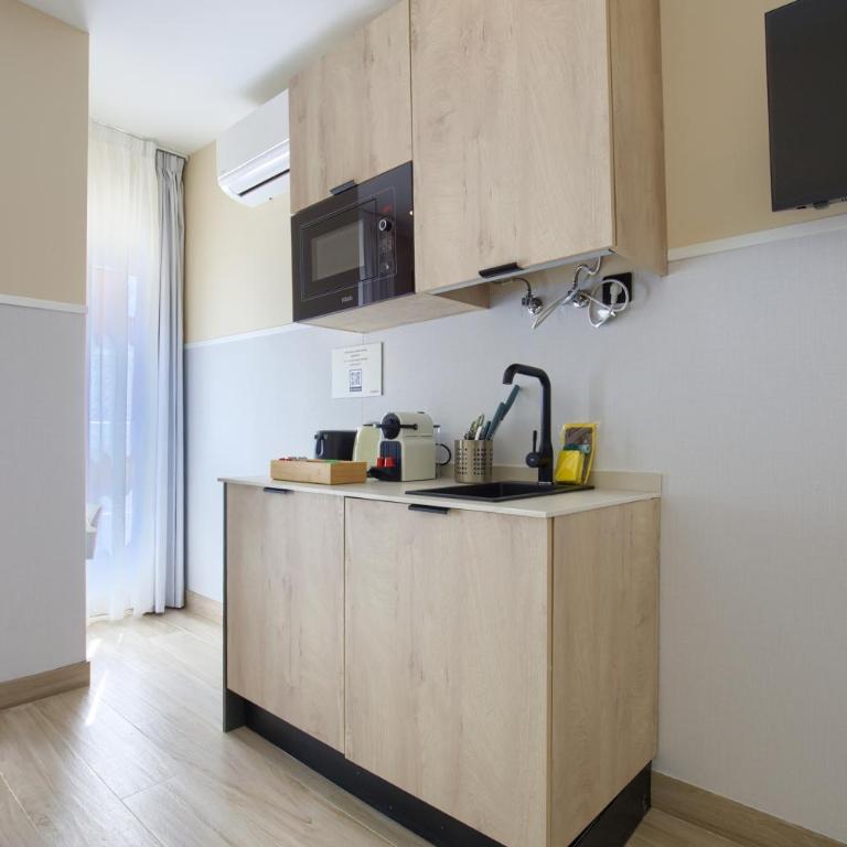 Dobo Madrid CV93 - Double Room - Disability Access - 2