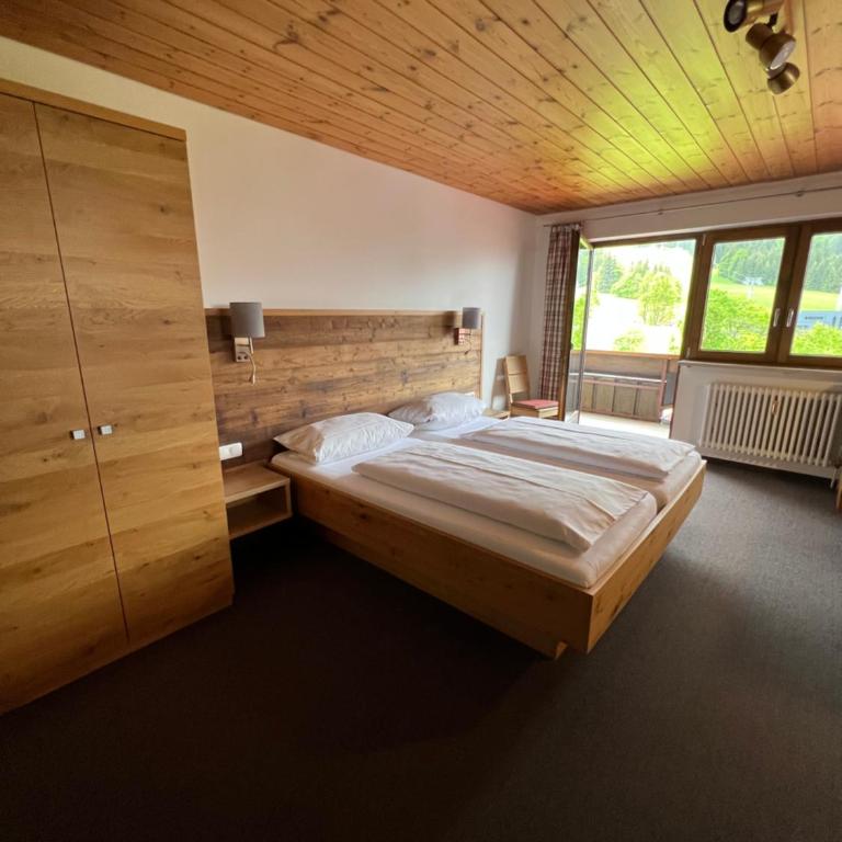 Landhaus Hosp - Apartment mit 1 Schlafzimmer, Balkon und Bergblick - 1