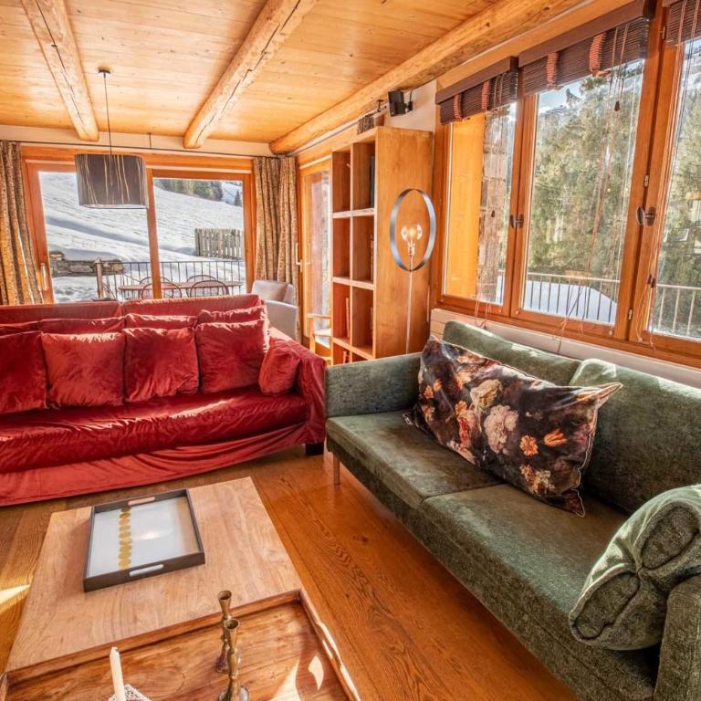 Chalet le Cairn - unique ski-in ski-out location! Outside Hot tube - Chalet - 7