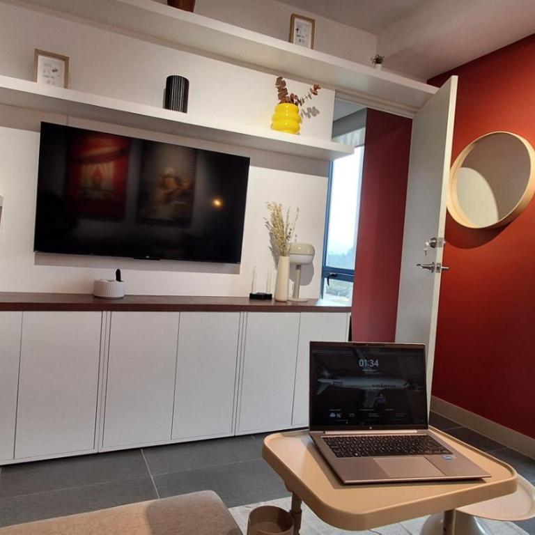 Luxury Bauhaus Nest Pool Gym Park Restaurant - Apartamento - 4