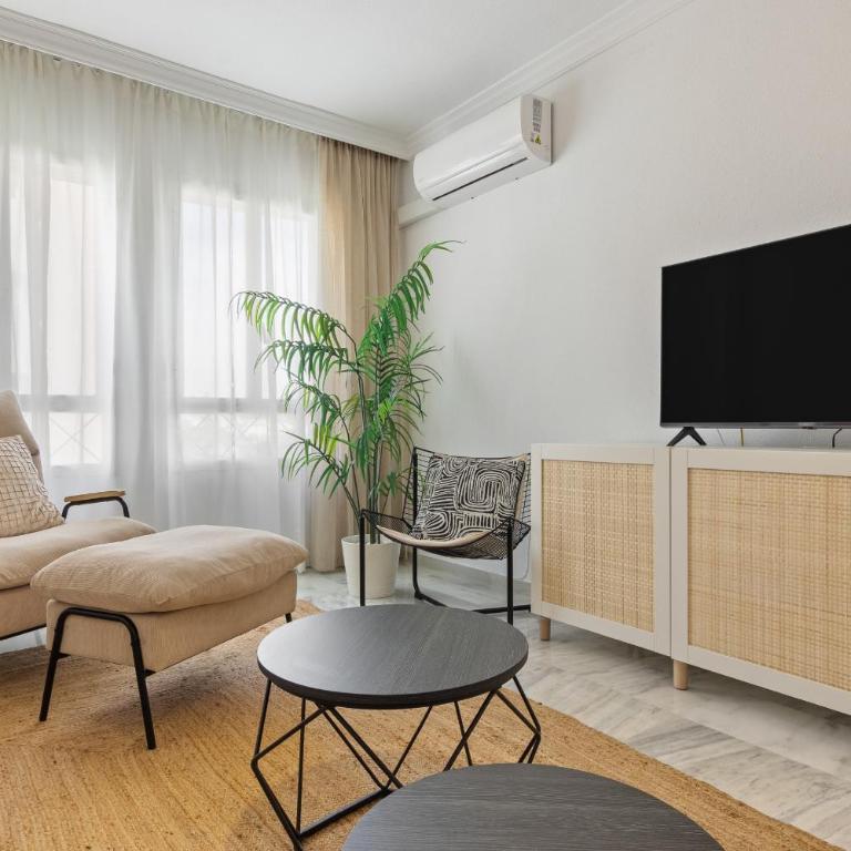 Amplio apartamento con piscina y parking en Torremolinos - Apartamento de 3 dormitorios - 4