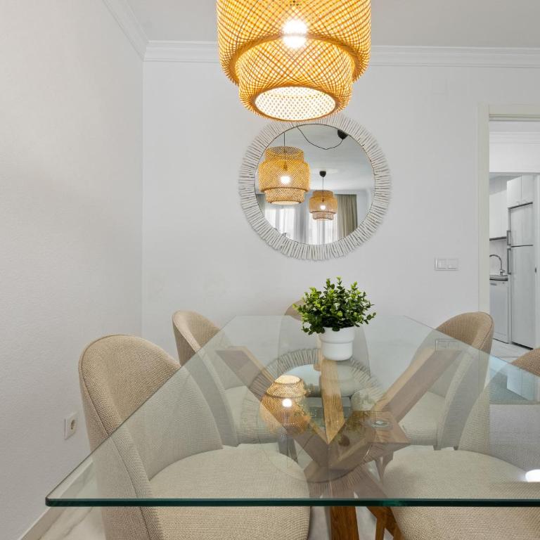 Amplio apartamento con piscina y parking en Torremolinos - Apartamento de 3 dormitorios - 9