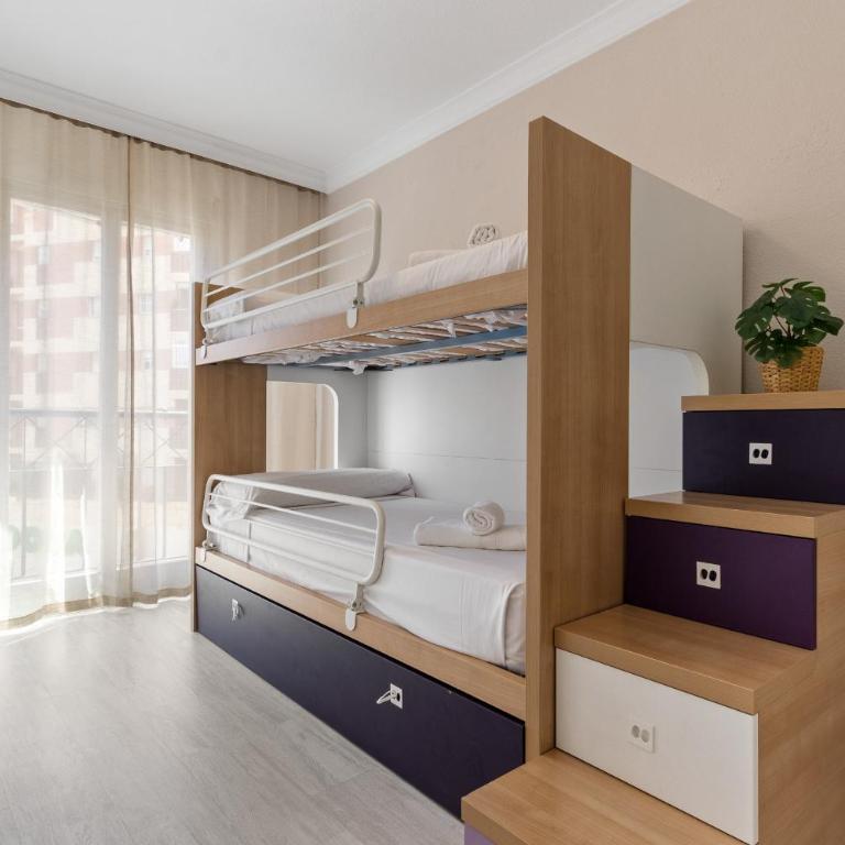 Amplio apartamento con piscina y parking en Torremolinos - Apartamento de 3 dormitorios - 17