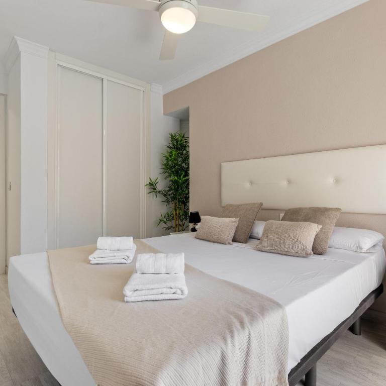Amplio apartamento con piscina y parking en Torremolinos - Apartamento de 3 dormitorios - 22