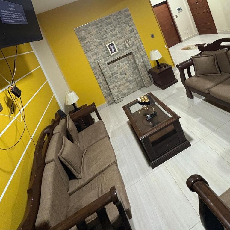 Luxury House - Four-Bedroom House - 8