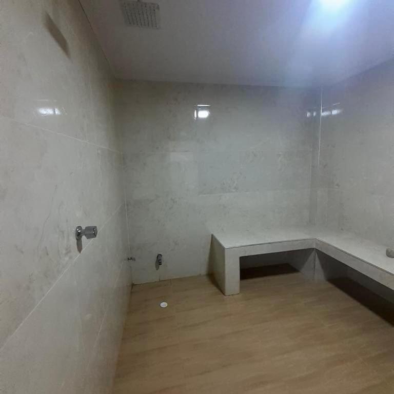 Luxury House - Four-Bedroom House - 18