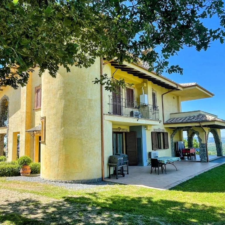 Charming villa in Umbria - sleeps 16 - lake view - Pool, jacuzzi and events room - Villa - 2