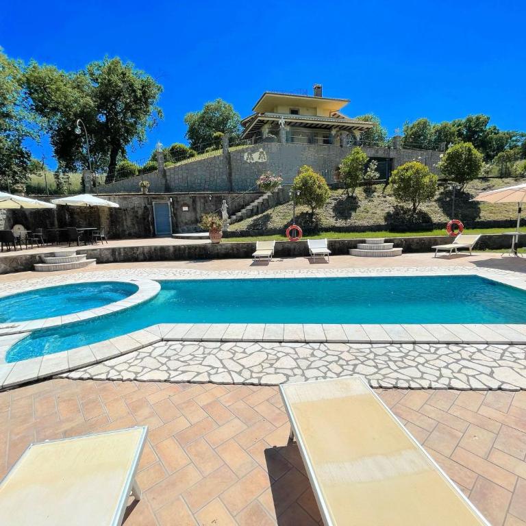 Charming villa in Umbria - sleeps 16 - lake view - Pool, jacuzzi and events room - Villa - 7