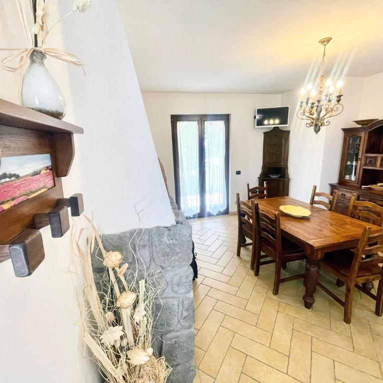 Charming villa in Umbria - sleeps 16 - lake view - Pool, jacuzzi and events room - Villa - 16