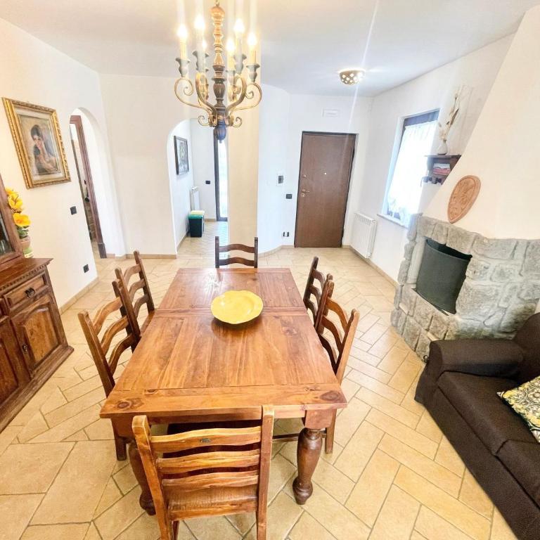 Charming villa in Umbria - sleeps 16 - lake view - Pool, jacuzzi and events room - Villa - 23