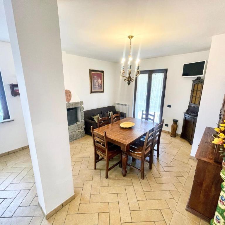 Charming villa in Umbria - sleeps 16 - lake view - Pool, jacuzzi and events room - Villa - 31