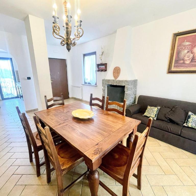 Charming villa in Umbria - sleeps 16 - lake view - Pool, jacuzzi and events room - Villa - 36