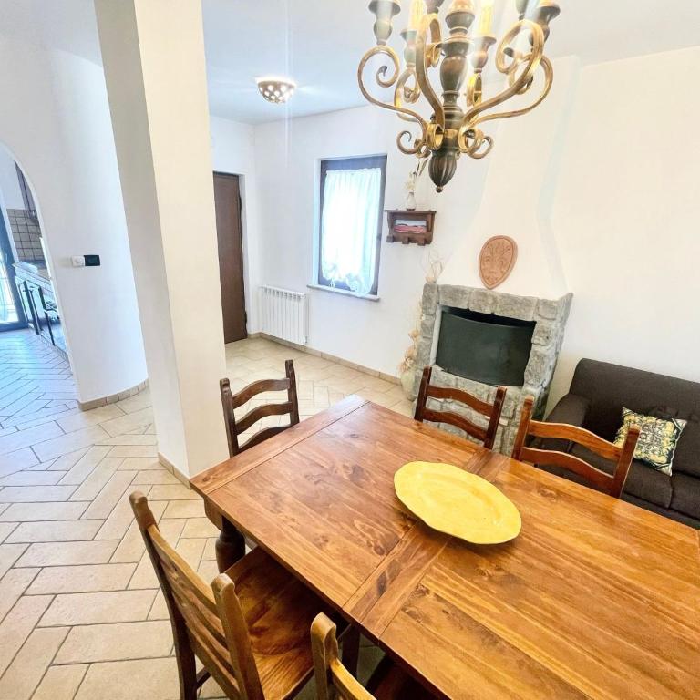 Charming villa in Umbria - sleeps 16 - lake view - Pool, jacuzzi and events room - Villa - 47