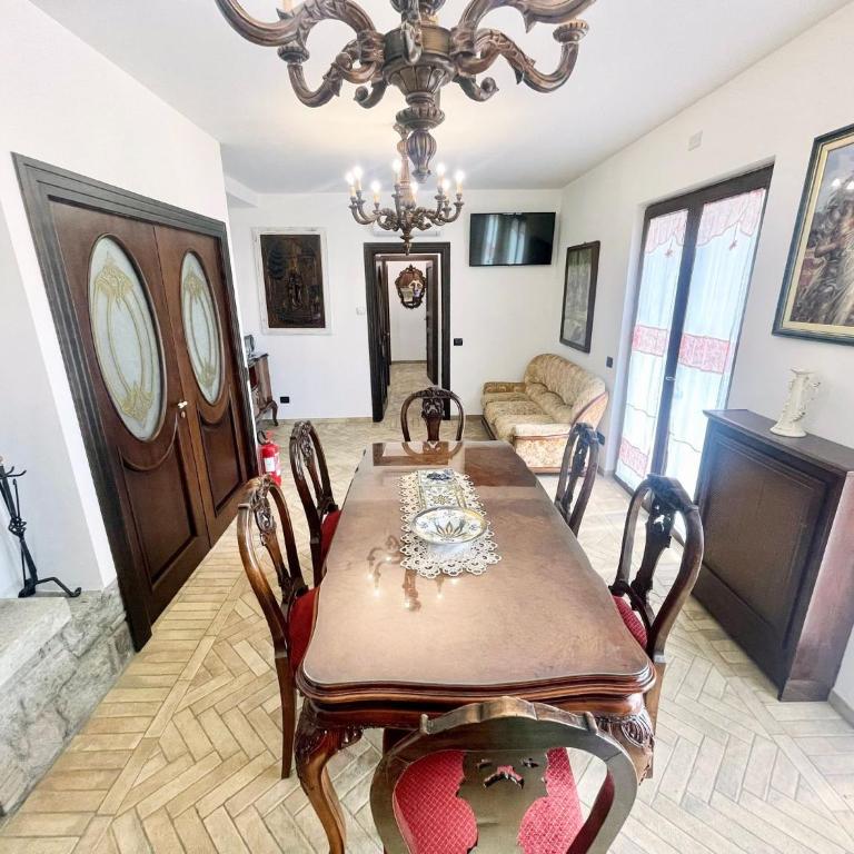 Charming villa in Umbria - sleeps 16 - lake view - Pool, jacuzzi and events room - Villa - 46