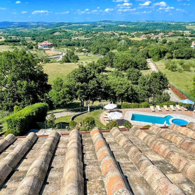 Charming villa in Umbria - sleeps 16 - lake view - Pool, jacuzzi and events room - Villa - 58