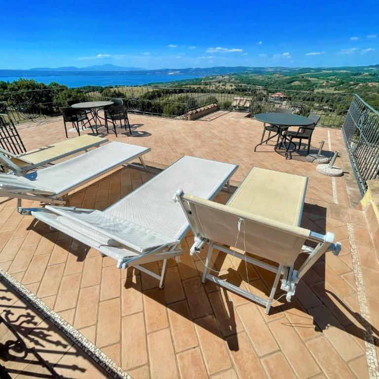 Charming villa in Umbria - sleeps 16 - lake view - Pool, jacuzzi and events room - Villa - 60