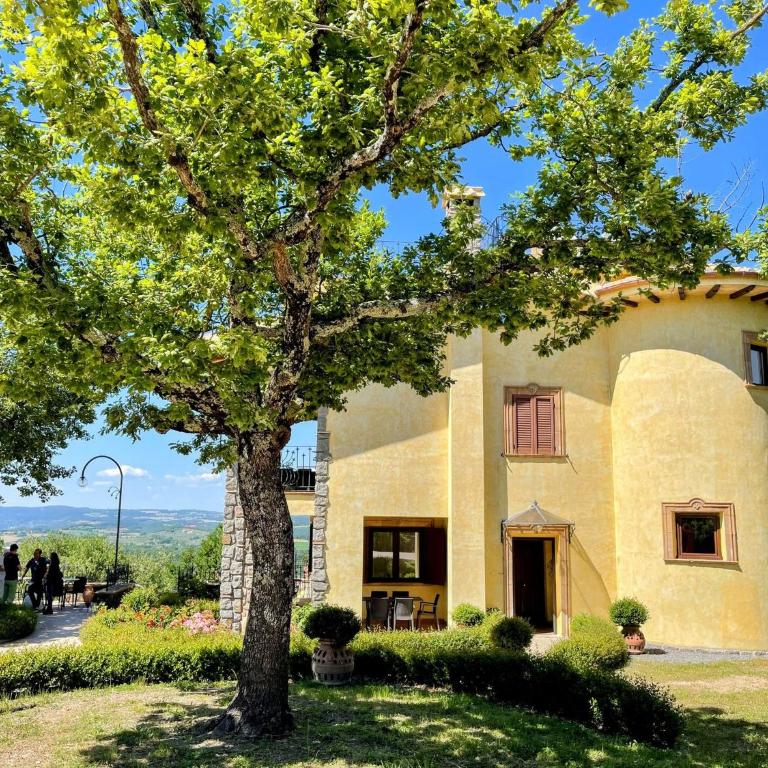 Charming villa in Umbria - sleeps 16 - lake view - Pool, jacuzzi and events room - Villa - 65
