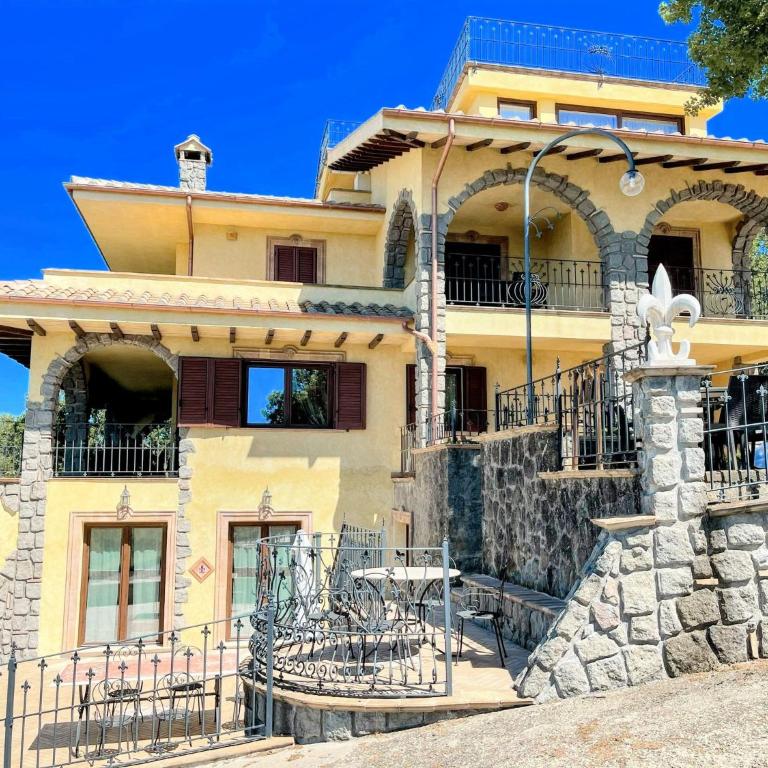 Charming villa in Umbria - sleeps 16 - lake view - Pool, jacuzzi and events room - Villa - 71