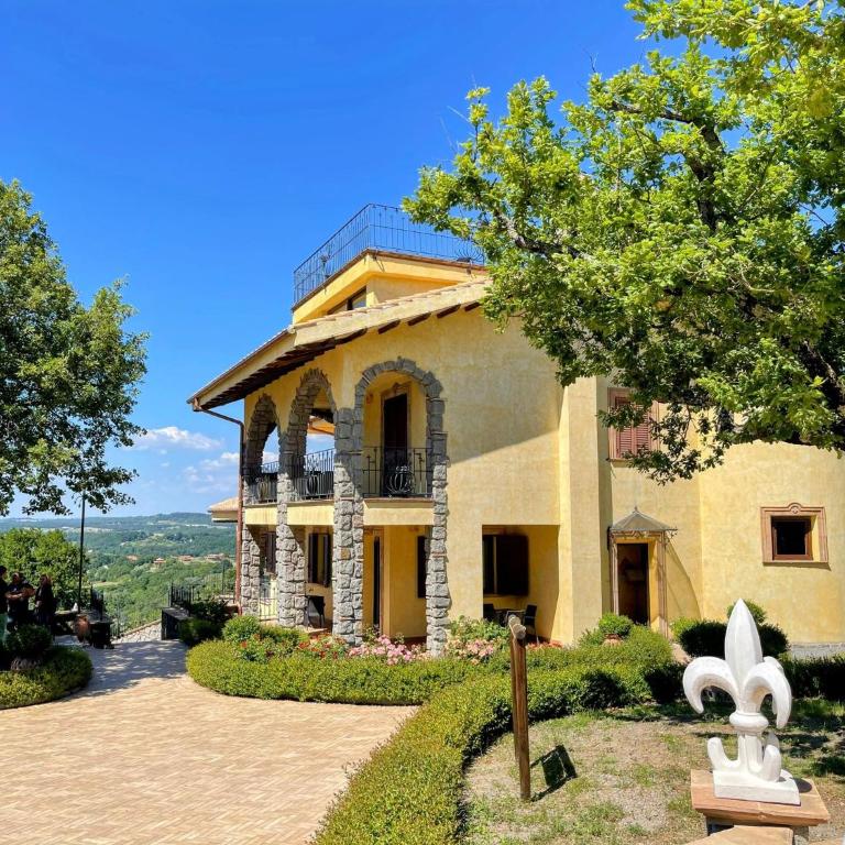 Charming villa in Umbria - sleeps 16 - lake view - Pool, jacuzzi and events room - Villa - 69