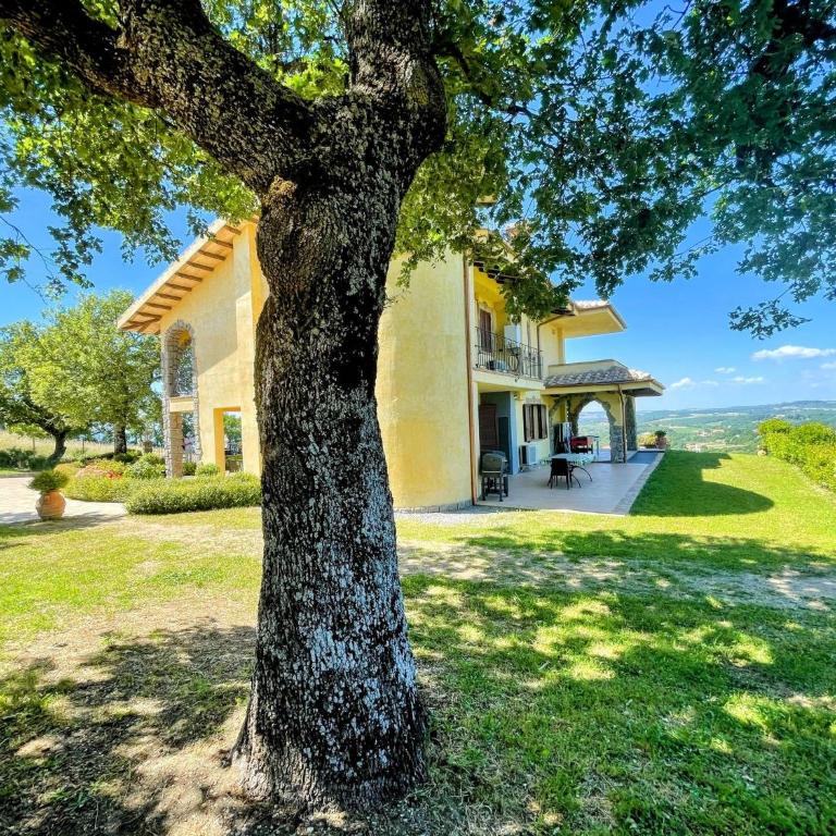 Charming villa in Umbria - sleeps 16 - lake view - Pool, jacuzzi and events room - Villa - 77