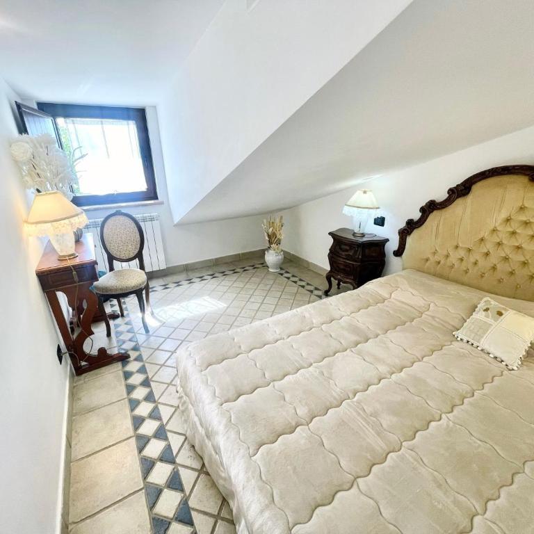 Charming villa in Umbria - sleeps 16 - lake view - Pool, jacuzzi and events room - Villa - 84