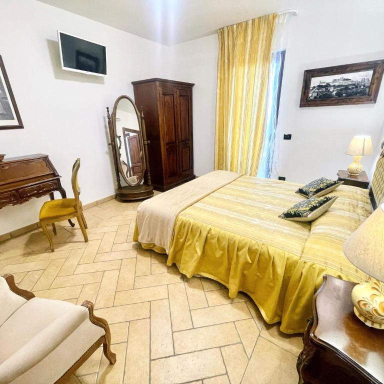 Charming villa in Umbria - sleeps 16 - lake view - Pool, jacuzzi and events room - Villa - 83