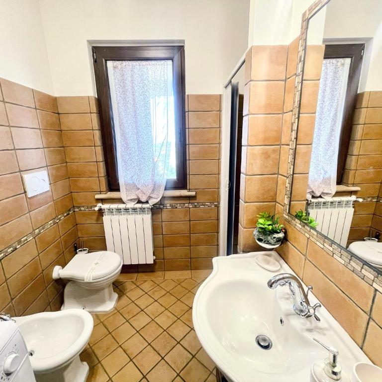 Charming villa in Umbria - sleeps 16 - lake view - Pool, jacuzzi and events room - Villa - 87