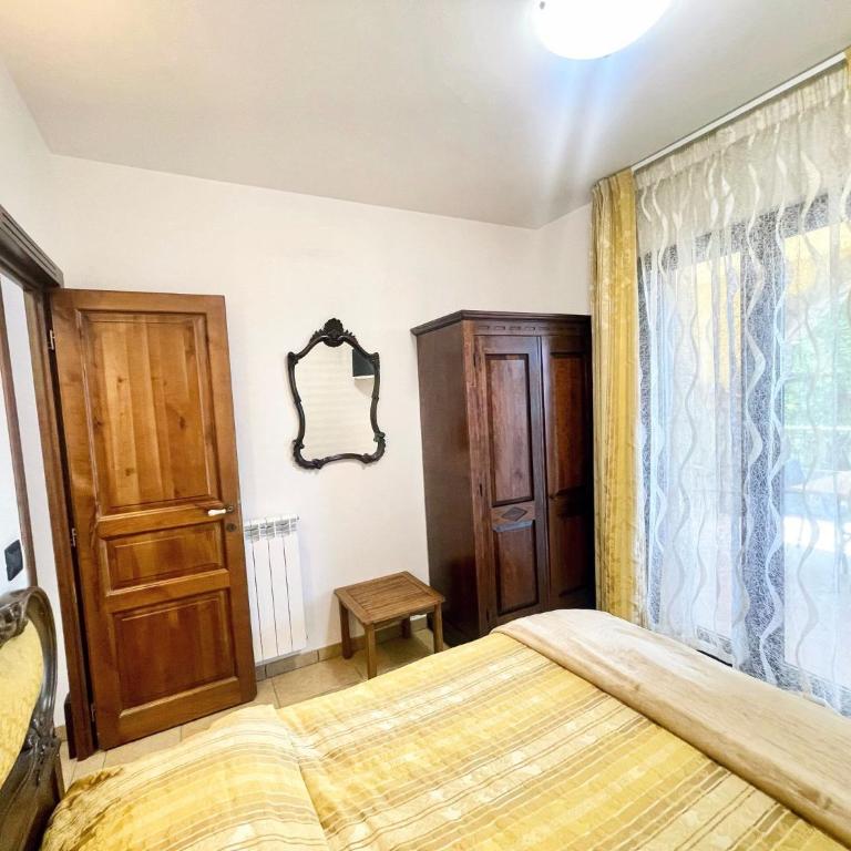 Charming villa in Umbria - sleeps 16 - lake view - Pool, jacuzzi and events room - Villa - 90