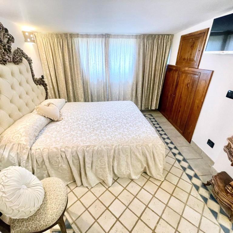 Charming villa in Umbria - sleeps 16 - lake view - Pool, jacuzzi and events room - Villa - 95