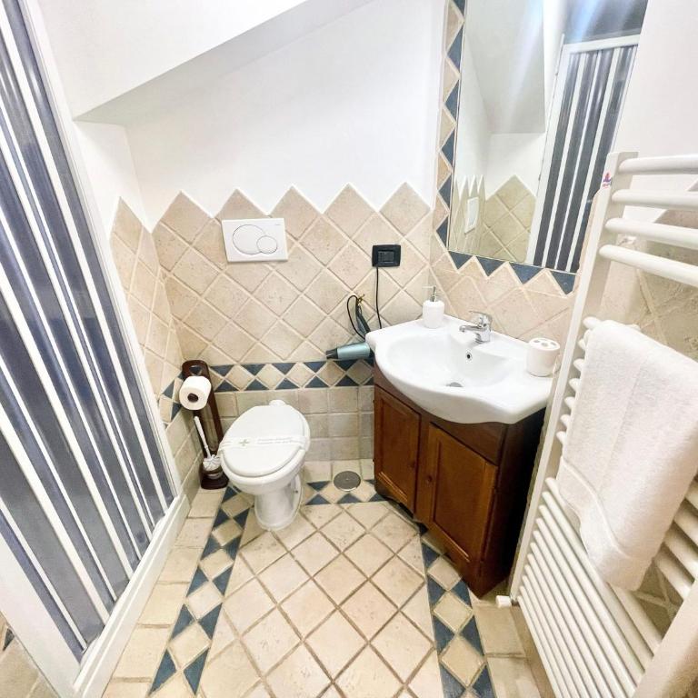 Charming villa in Umbria - sleeps 16 - lake view - Pool, jacuzzi and events room - Villa - 99