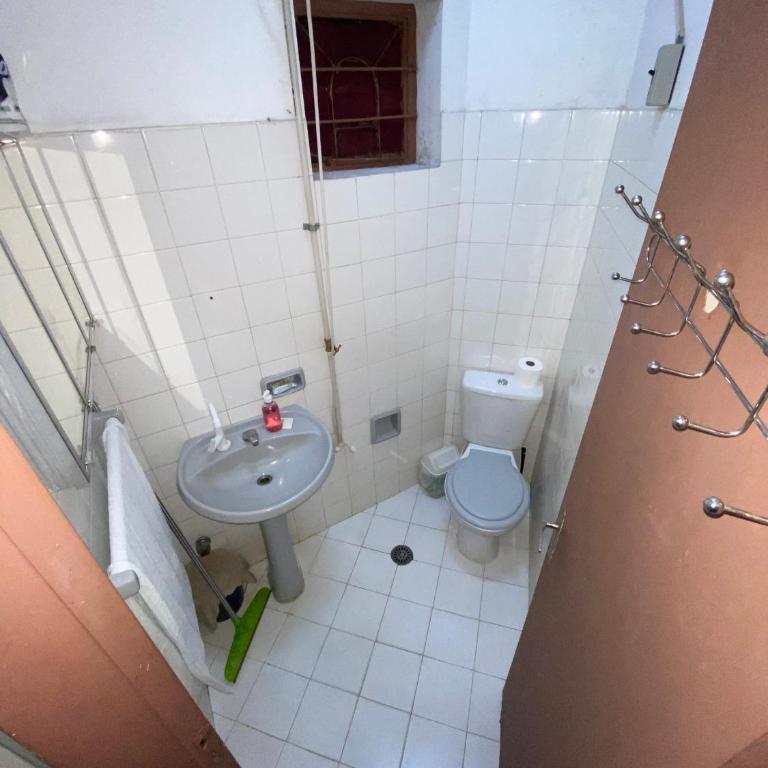 Apartamento en zona centro de Asunción - tranquilo y con acceso directo - Two-Bedroom Apartment - 20