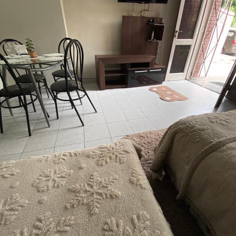 Apartamento en zona centro de Asunción - tranquilo y con acceso directo - Two-Bedroom Apartment - 9