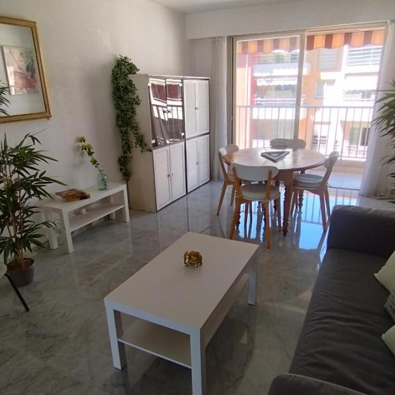 Beautiful 2 bedroom apartment Port - 5 min to beaches - Appartement 2 Chambres - 5
