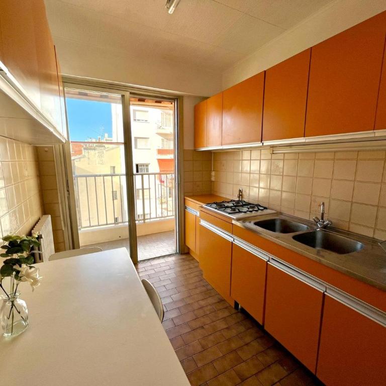 Beautiful 2 bedroom apartment Port - 5 min to beaches - Appartement 2 Chambres - 3