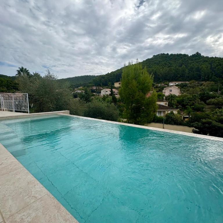 Charmant T2 avec terrasse, piscine et jardin - Appartement 1 Chambre - 18