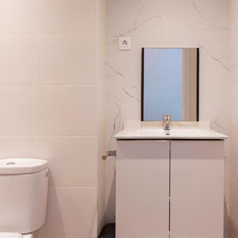 SingularStays Olimpia - One-Bedroom Apartment - 18