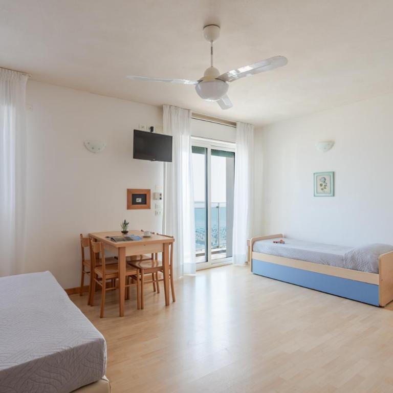 Hotel La Brezza frontemare - Monolocale con Divano-Letto - 10
