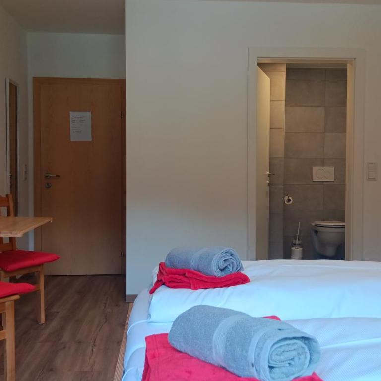 Haus Huber Zimmer und Apartments - Doppelzimmer mit Balkon - 1