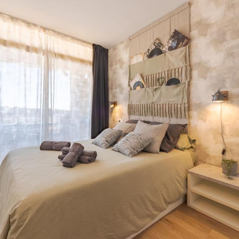 Charming Loft in Salou - Two-Bedroom Apartment with Pool View - 2