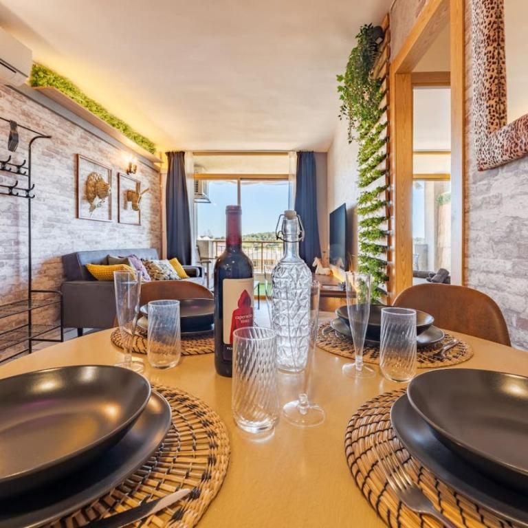 Charming Loft in Salou - Two-Bedroom Apartment with Pool View - 28