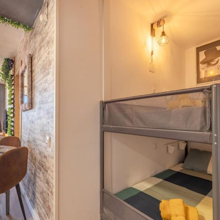Charming Loft in Salou - Two-Bedroom Apartment with Pool View - 15
