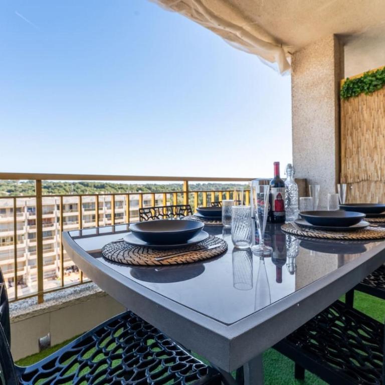 Charming Loft in Salou - Two-Bedroom Apartment with Pool View - 30
