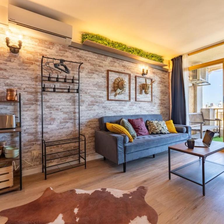 Charming Loft in Salou - Two-Bedroom Apartment with Pool View - 33