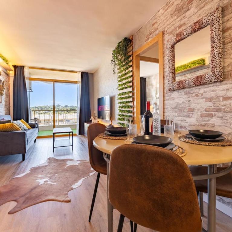 Charming Loft in Salou - Two-Bedroom Apartment with Pool View - 26