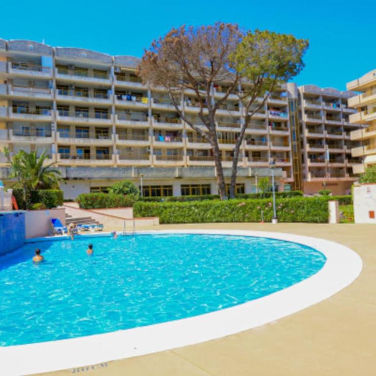 Charming Loft in Salou - Two-Bedroom Apartment with Pool View - 31