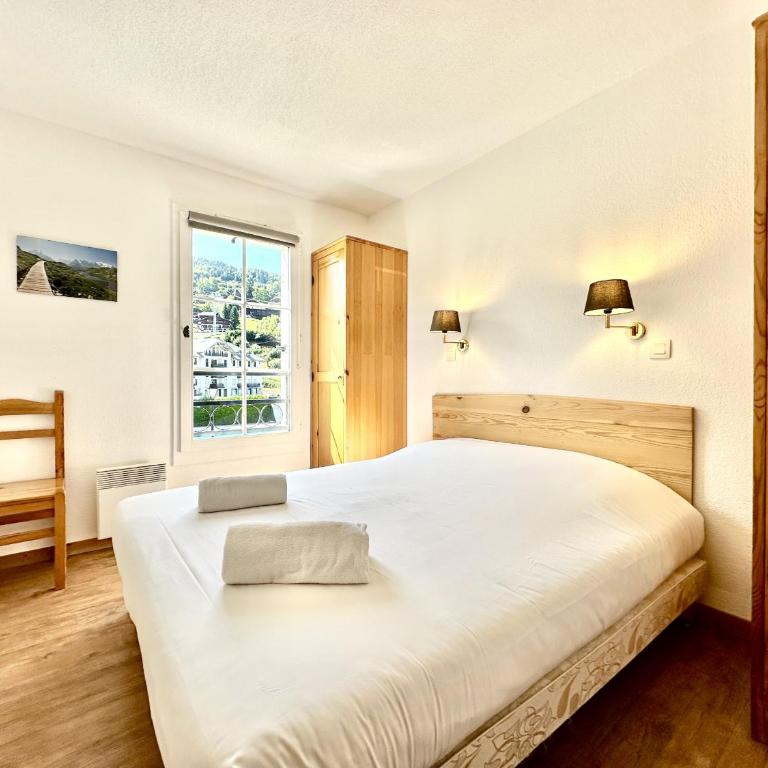 Le Bon Endroit - Piscine l'été - Pres Pistes & Thermes - Apartment - 6