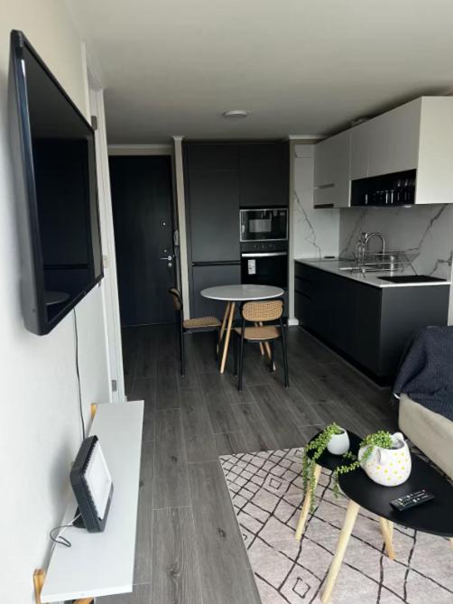 Moderno y luminoso depto en Ñuñoa - One-Bedroom Apartment - 6