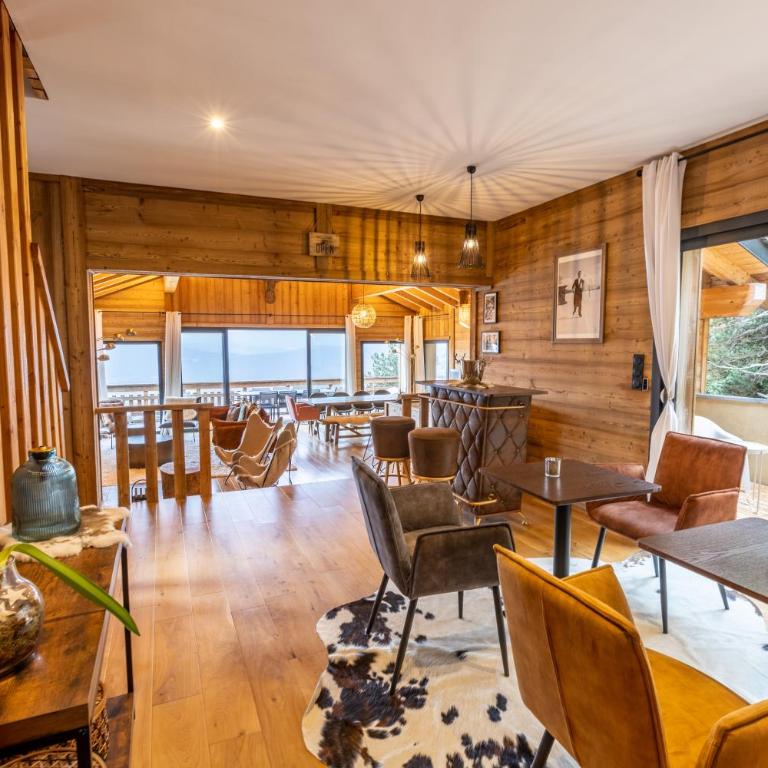 Chalet Luxe spacieux, Piscine chauffée, vue lac et montagnes, proximité immédiate pistes - Superior Chalet - 5